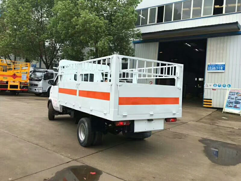 東風(fēng)俊風(fēng)3.3米（藍牌）氣瓶車