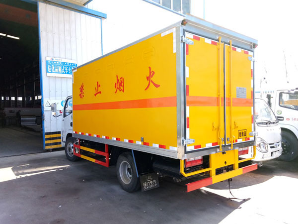 東風(fēng)4米1(藍牌)爆破器材車