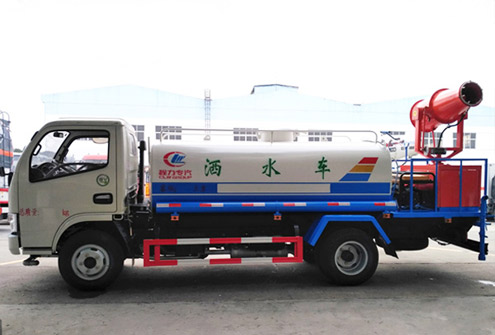 國(guó)五東風(fēng)多利卡綠化噴灑車